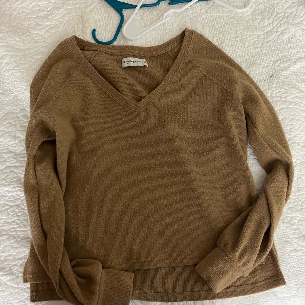 Abercrombie & Fitch Tan V-Neck Sweater Soft Knit